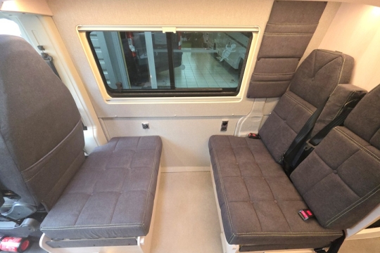 Auto-Sleepers-Active-FL-635-Interior-Lounge.jpg