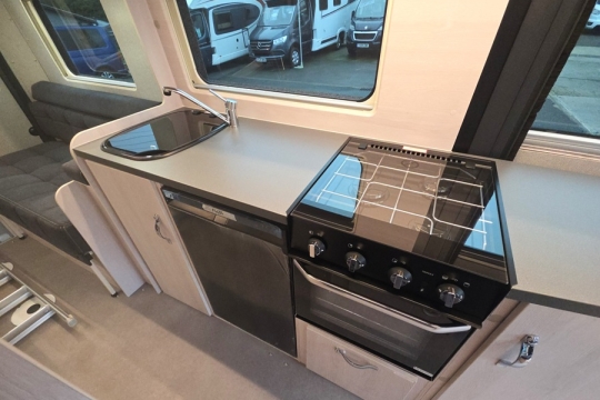 Auto-Sleepers-Active-FL-635-Interior-Kitchen.jpg