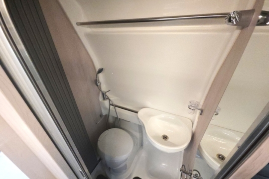 Auto-Sleepers-Active-FL-635-Interior-Bathroom.jpg