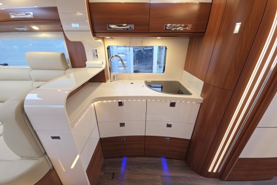 Carthago-liner-for-two-Iveco-Daily-I-53-Interior-Kitchen.jpg