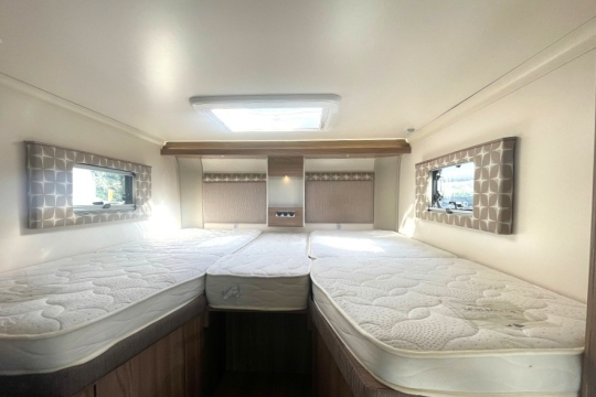 swift-champagne-684-interior-rear-beds.jpg