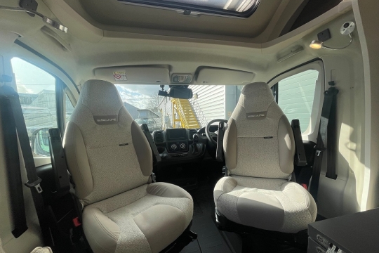 swift-escape-640-interior-cab-seats.jpg