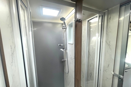 swift-escape-640-interior-shower.jpg
