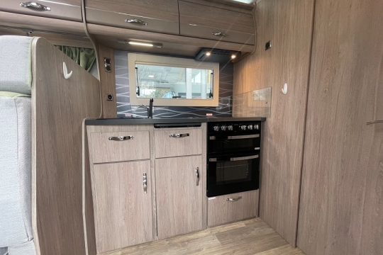 auto-sleepers-burford-duo-interior-kitchen.jpg