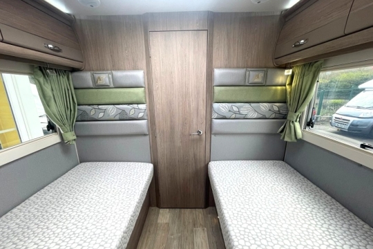 auto-sleepers-burford-duo-interior-beds.jpg