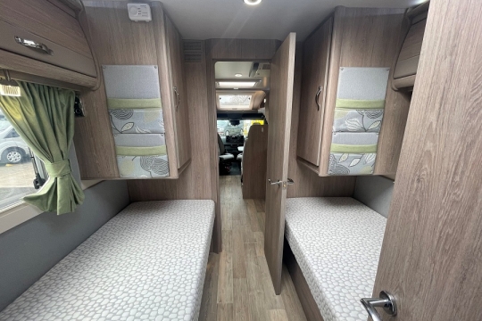 auto-sleepers-burford-duo-interior-to-front.jpg