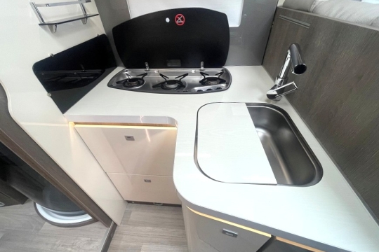 mobilvetta-k-silver-interior-kitchen-top.jpg