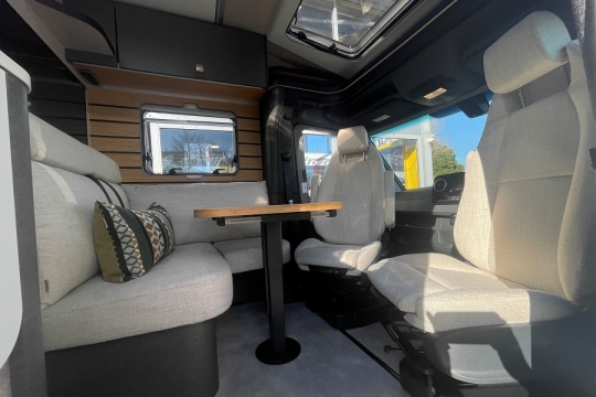 hymer-xperience-ML-T-580-interior-lounge.jpg