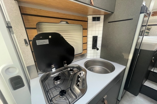 hymer-xperience-ML-T-580-interior-kitchen-top.jpg