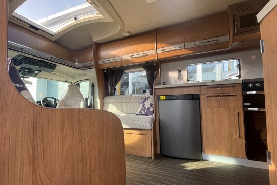 auto-trail-tracker-rs-interior-from-door.jpg