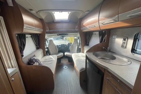 auto-trail-tracker-rs-interior-to-front.jpg