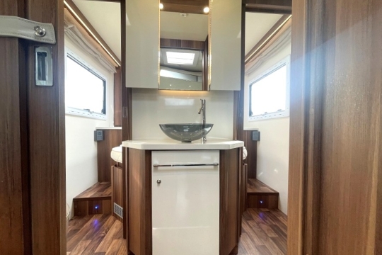 rollerteam-t740-interior-sink-unit.jpg