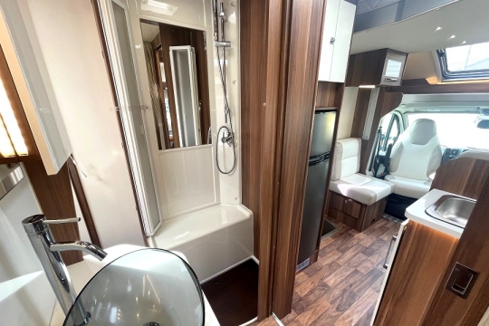 rollerteam-t740-interior-shower.jpg