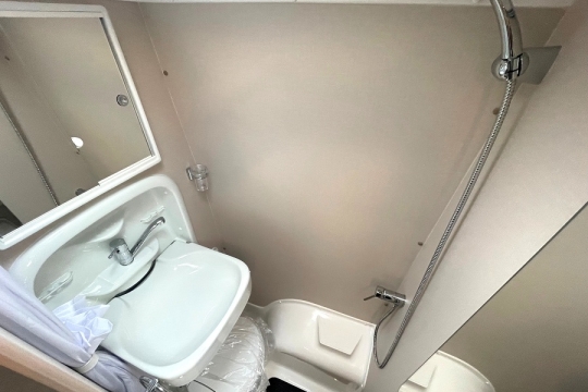 auto-sleepers-symbol-interior-washroom.jpg