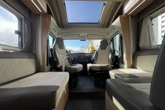 auto-trail-tracker-lb-interior-front.jpg