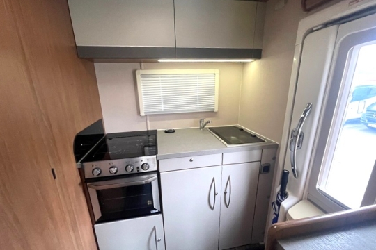 Auto-Trail-Tribute-T620-interior-rear-kitchen.jpg