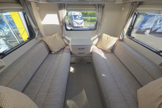 Elddis-Evolution-120-Interior-Lounge.jpg