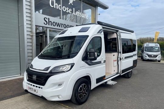 auto-sleepers-fairford-exterior-front-side.jpg