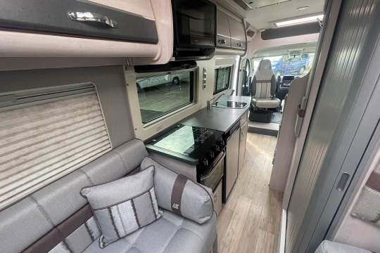 auto-sleepers-fairford-interior-kitchen-side.jpg
