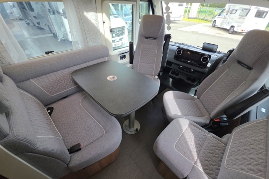Carthago-C2-Tourer-I-148-RB-QB-L-Interior-Lounge.jpg