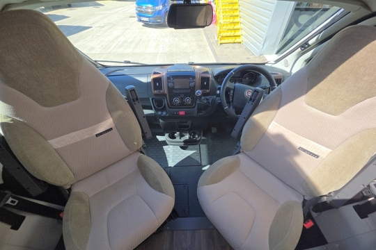 Swift-Bessacarr-599-Interior-Cab.jpg