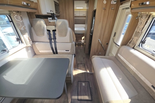 Swift-Bessacarr-599-Interior-Front-to-Rear.jpg