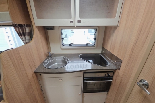 Bailey-Autograph-540-Interior-Kitchen.jpg