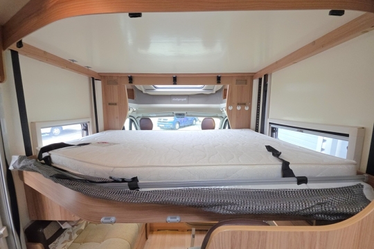 Bailey-Autograph-540-Interior-Bed.jpg