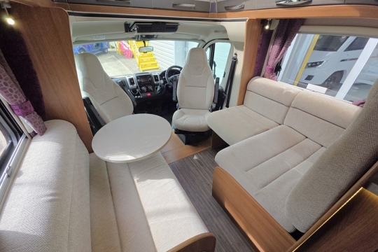 Auto-Trail-Frontier-Delaware-Interior-Lounge.jpg