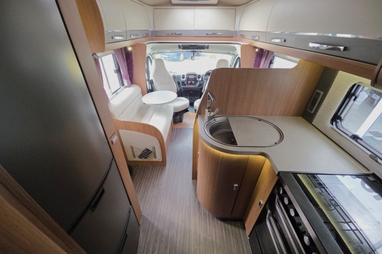 Auto-Trail-Frontier-Delaware-Interior-Rear-to-Front.jpg