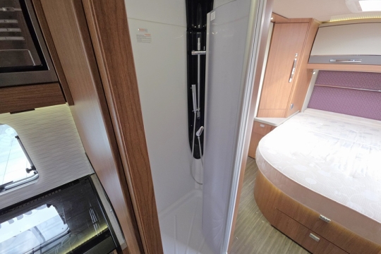 Auto-Trail-Frontier-Delaware-Interior-Shower.jpg