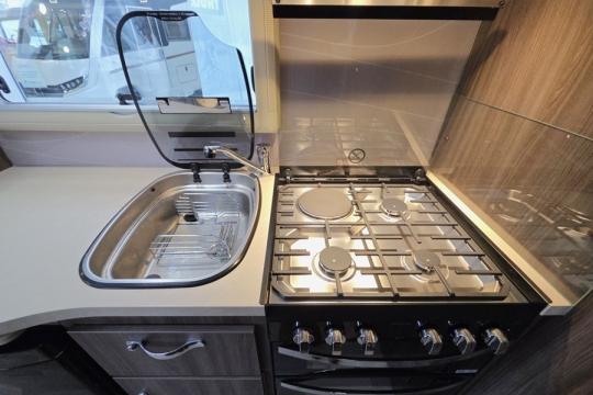 Auto-Sleepers-Corinium-RB-Interior-Kitchen-Top.jpg
