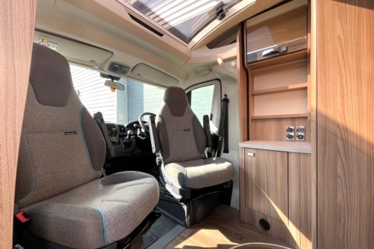 swift-rio-320-interior-cab-front.jpg