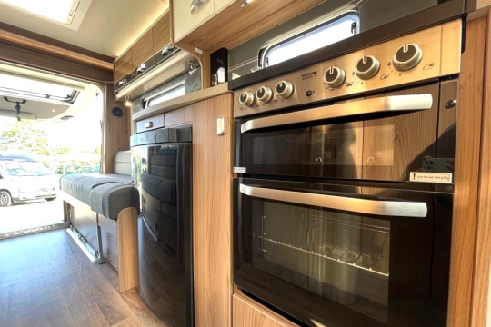 swift-rio-320-interior-kitchen.jpg