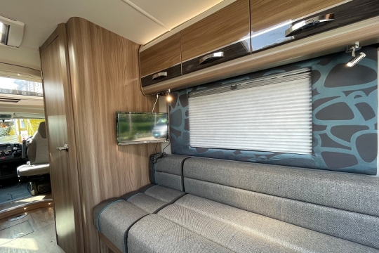 swift-rio-320-interior-tv-lounge.jpg