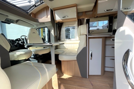 mclouis-fusion-373-interior-from-door.jpg