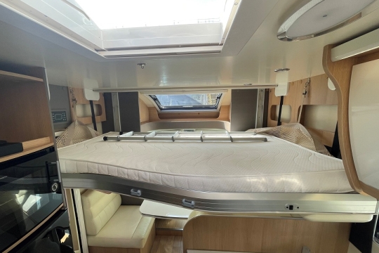 mclouis-fusion-373-interior-drop-down-bed.jpg
