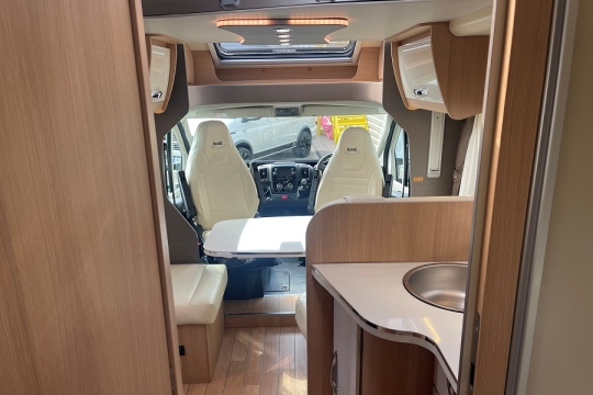 mclouis-fusion-373-interior-to-front.jpg