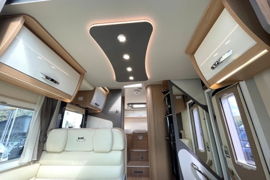 mclouis-fusion-373-interior-to-rear-lights.jpg