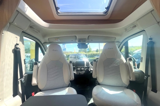 burstner-delfin-interior-cab.jpg
