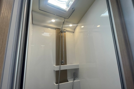 burstner-delfin-interior-shower.jpg