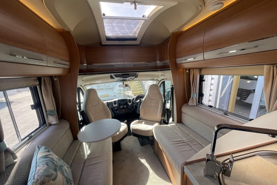 auto-trail-dakota-interior-front-lounge.jpg