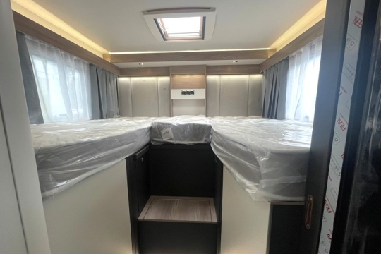 swift-voyager-485-interior-bedroom.jpg