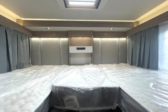 swift-voyager-485-interior-bedroom-detail.jpg