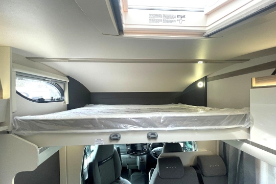 swift-voyager-485-interior-overcab-bed.jpg