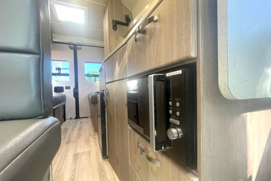 moto-trek-leisure-treka-interior-kitchen-low.jpg