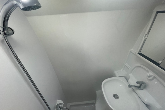moto-trek-leisure-treka-interior-washroom.jpg