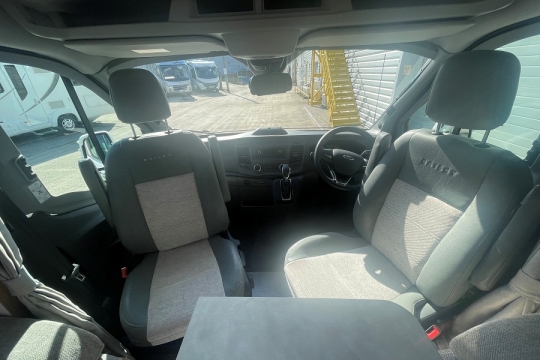 bailey-adamo-75-4i-interior-cab-seats.jpg