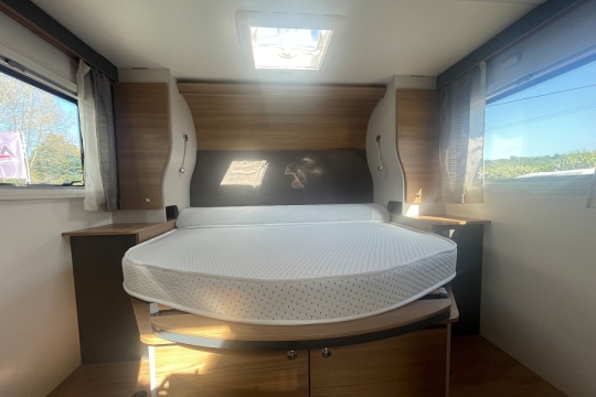 bailey-adamo-75-4i-interior-bedroom.jpg