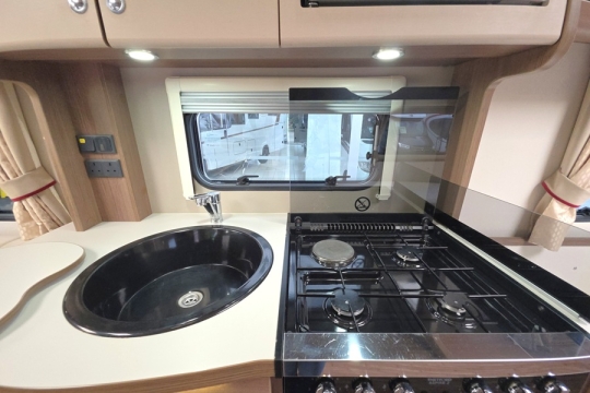 Elddis-Majestic-285-Interior-Kitchen-Top.jpg